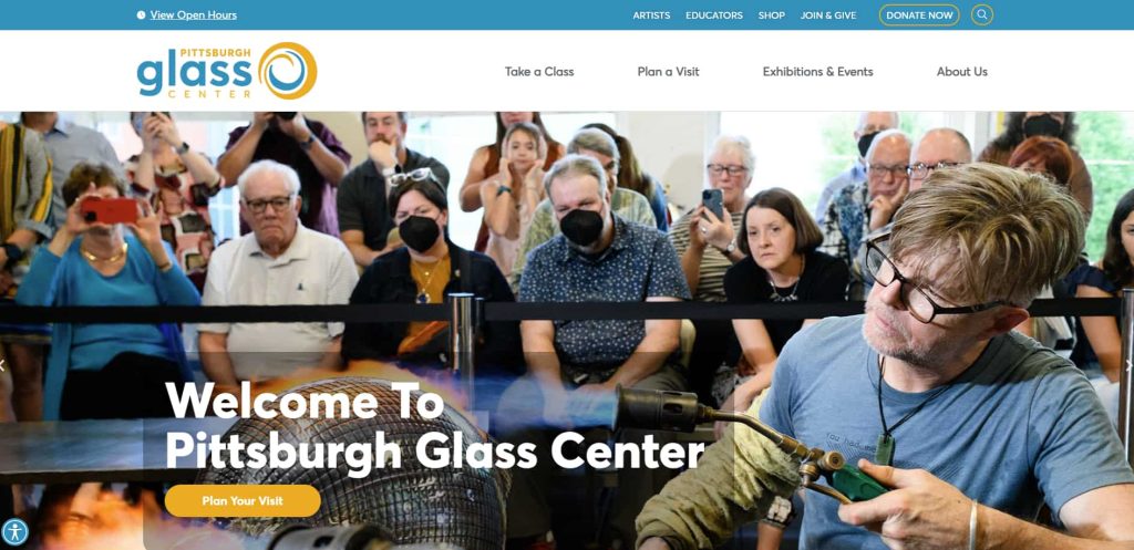 Pittsburgh Glass Center homepage screenshot