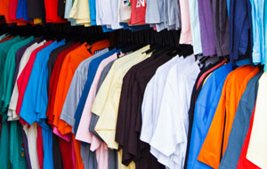 A closet cleanout is an appealing auction item idea.
