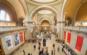A private art gallery tour will be an appealing auction item idea.