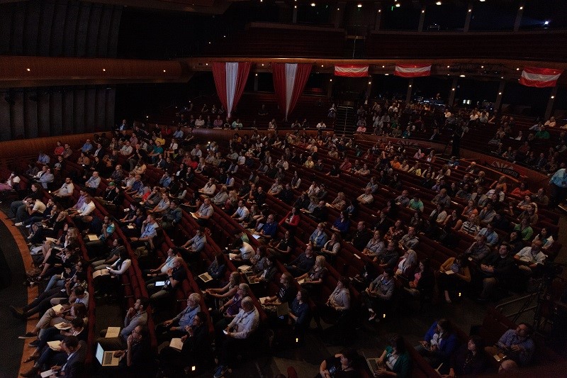 Full audience at the NIO Summit