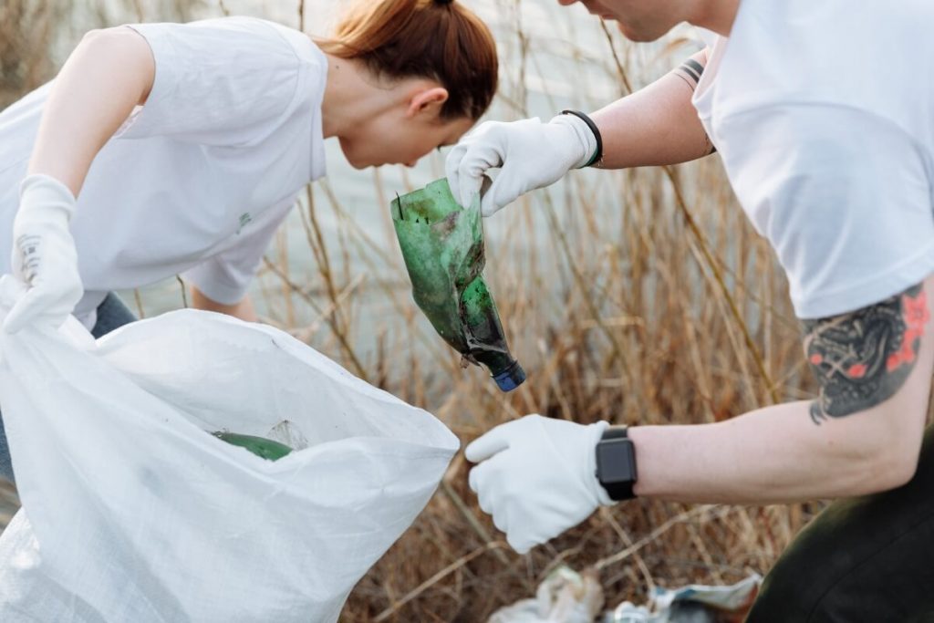 Clean-up challenge fundraiser - people picking up trash